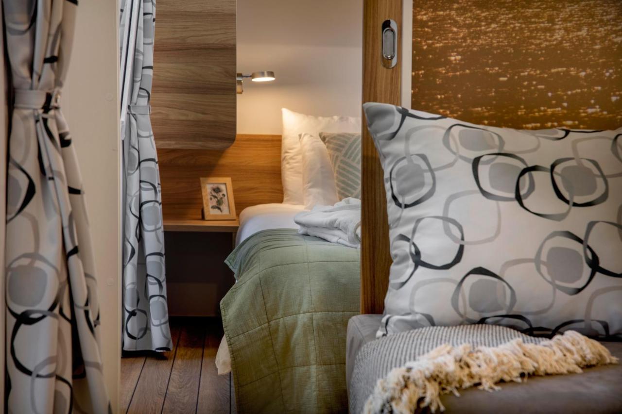 Porton Mobile Home 罗维尼 外观 照片
